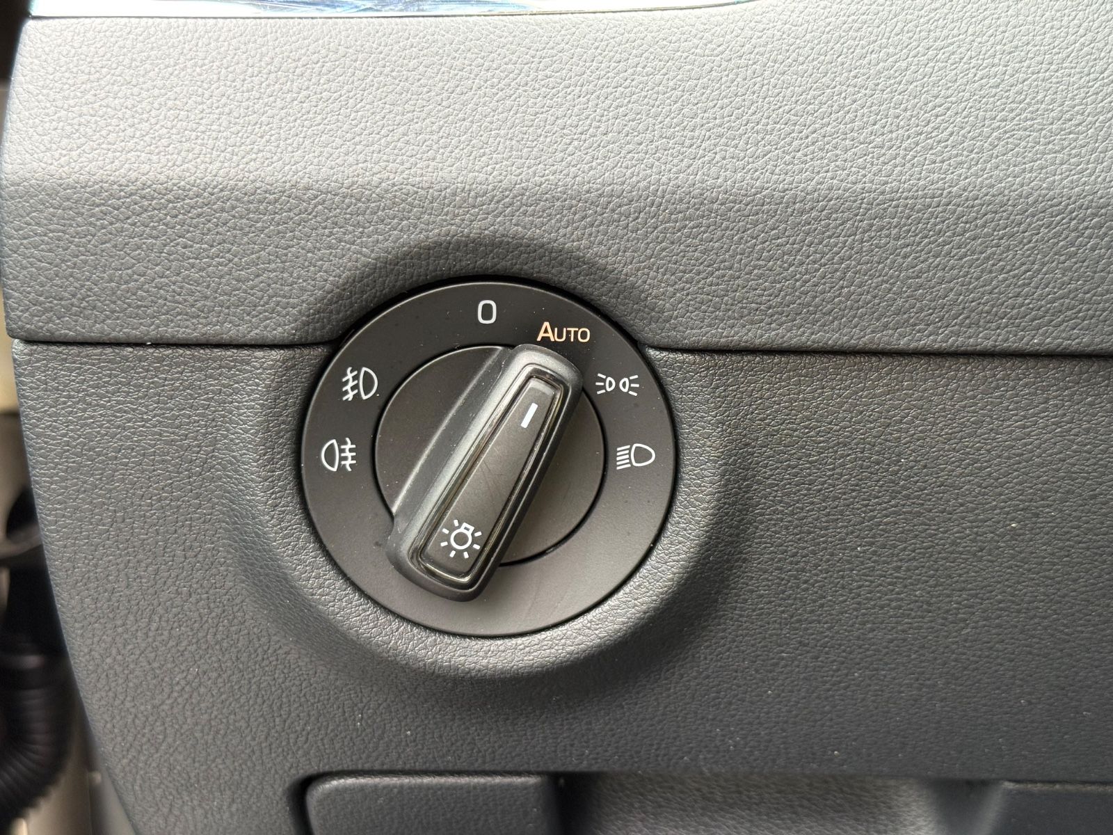 Skoda Octavia Lim. 1.8 TSI Clever NAVI DSG LED 1 HAND foto 21