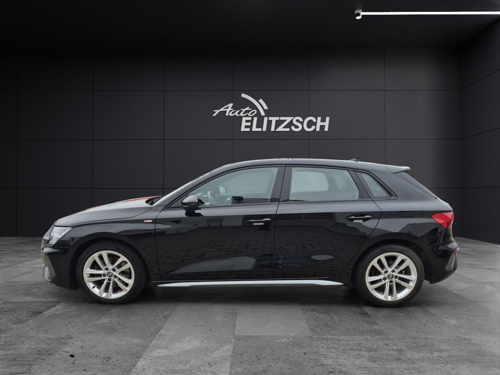 Fahrzeugabbildung Audi A3 Sportback 35 TFSI S line S-tronic LED ACC AVC