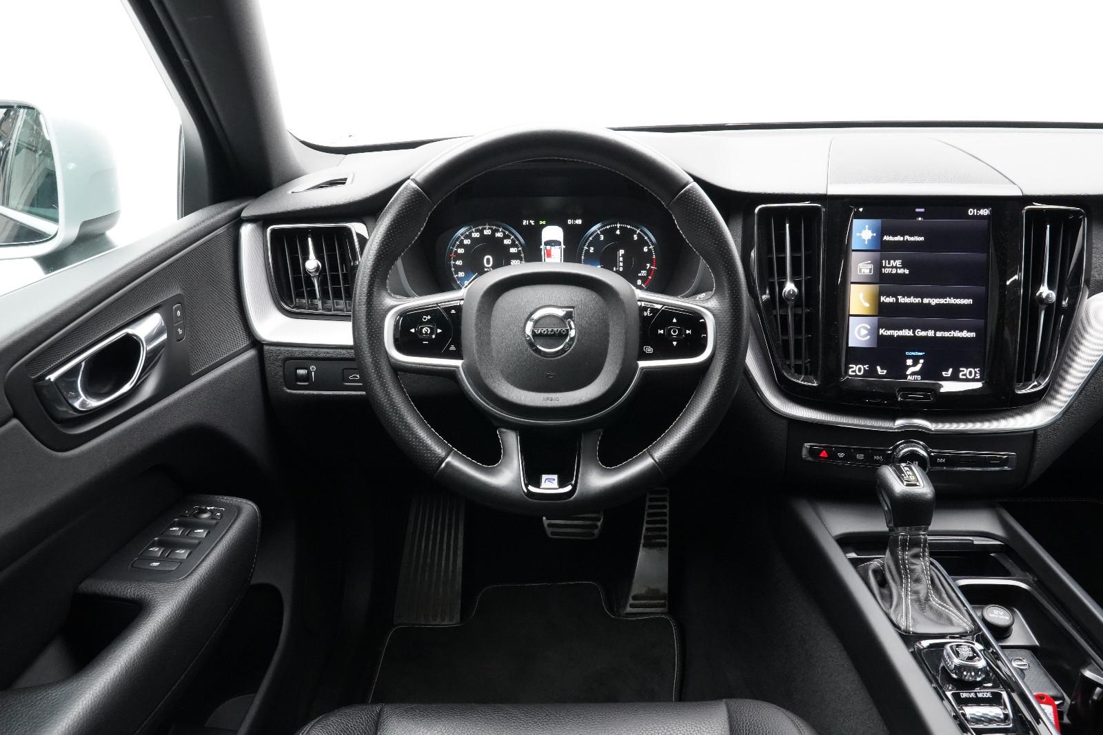 Volvo XC60 2.0 R-Design SHZ CarPlay Keyless PDC GRA