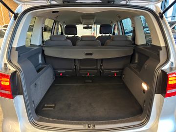 MYAUTOCENTER – Gebraucht- und Jahreswagen mit Werkstattservice in Pfaffenhofen Volkswagen Touran Comfortline BMT *1.HAND*AHK*TEMPO*KLIMA*