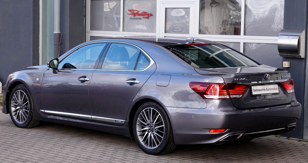 Lexus LS 600