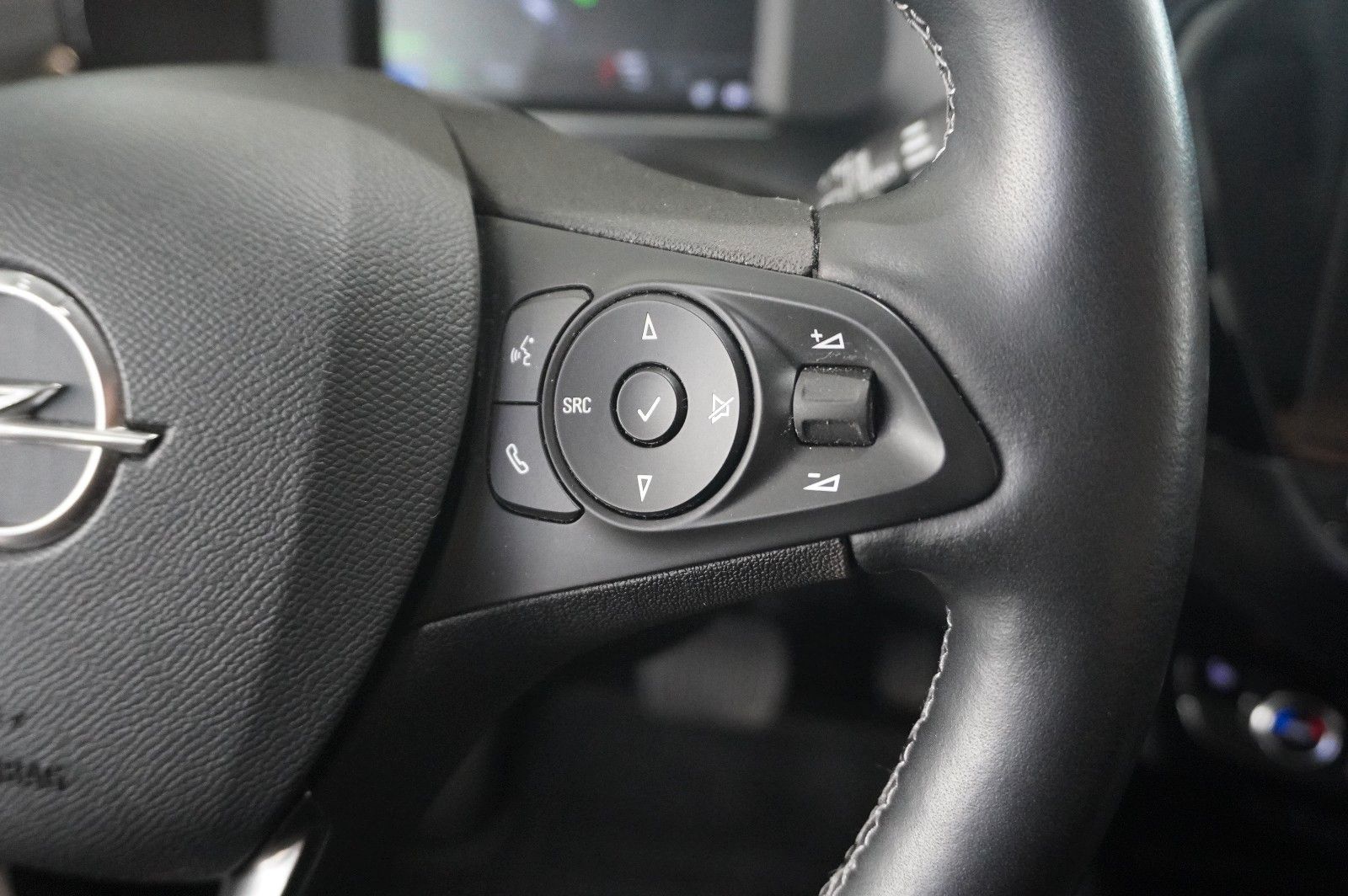 Fahrzeugabbildung Opel Corsa-e F EDITION 3-PHASIG NAVI/VIRT./SPORT/DAB+