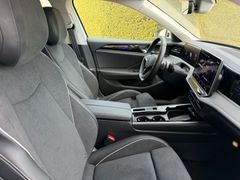 VW Passat Variant Elegance/ IQ DRIVE/ Apple CarPlay