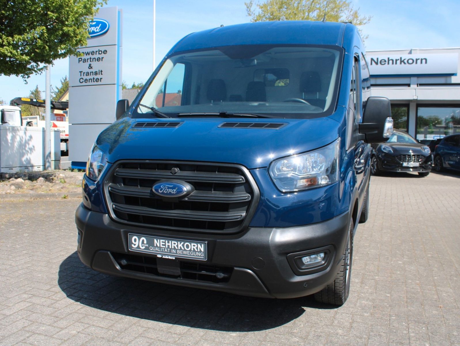 Fahrzeugabbildung Ford Transit L2 H2 Kasten LKW AHK PDC Kamera uvm.