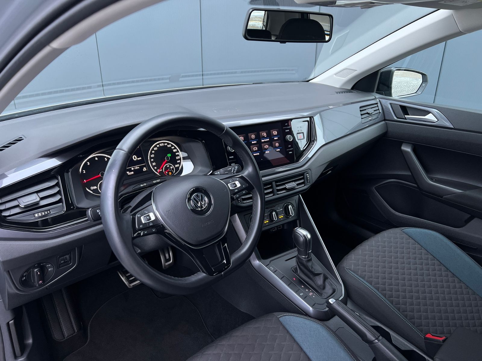 Fahrzeugabbildung Volkswagen Polo IQ.DRIVE 1.0 TSI *AppConnect, Tempomat, Sit