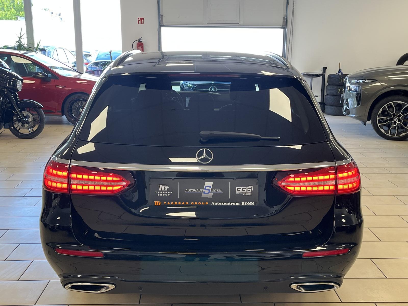 Mercedes-Benz E 220 AHK*Navi*ACC*R-Cam*SHZ*Pano*Night-Paket