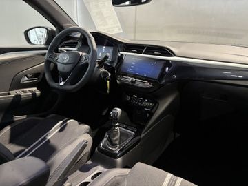 Fotografie 8 des Opel Corsa 1.2 Direct Injection Turbo GS