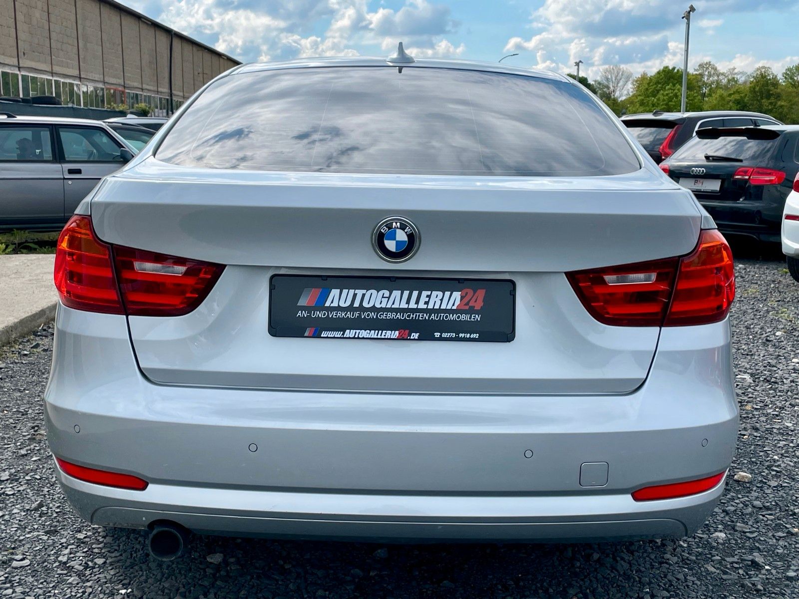 Fahrzeugabbildung BMW 320i Gran Turismo Aut. Navi Xenon 19"M LMR SPORT