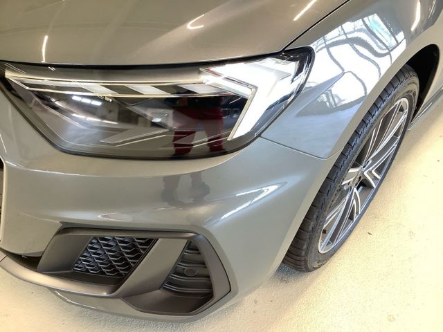 A1 Sportback S line 30TFSI S tronic,LED,Navi Plu