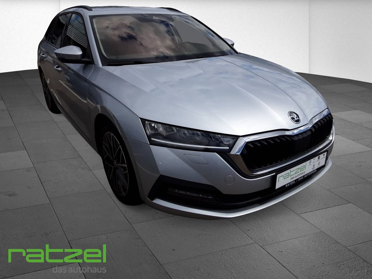 Fahrzeugabbildung SKODA Octavia Combi 2.0 TDI Clever AHK-klappbar LED Sp
