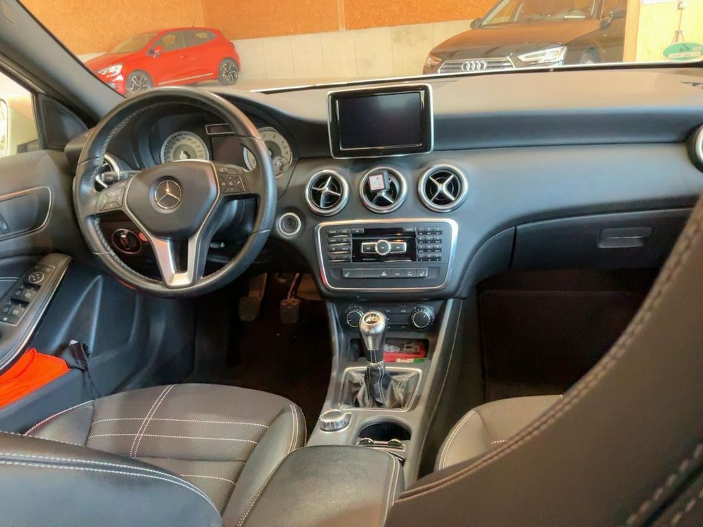 Urban Bi-Xenon NAVI KAMERA PDC SHZ EU6