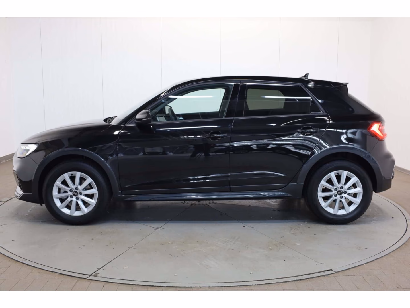 Audi A1 allstreet 30 TFSI S-Tronic LED/SH/ACC, миниатюра 5