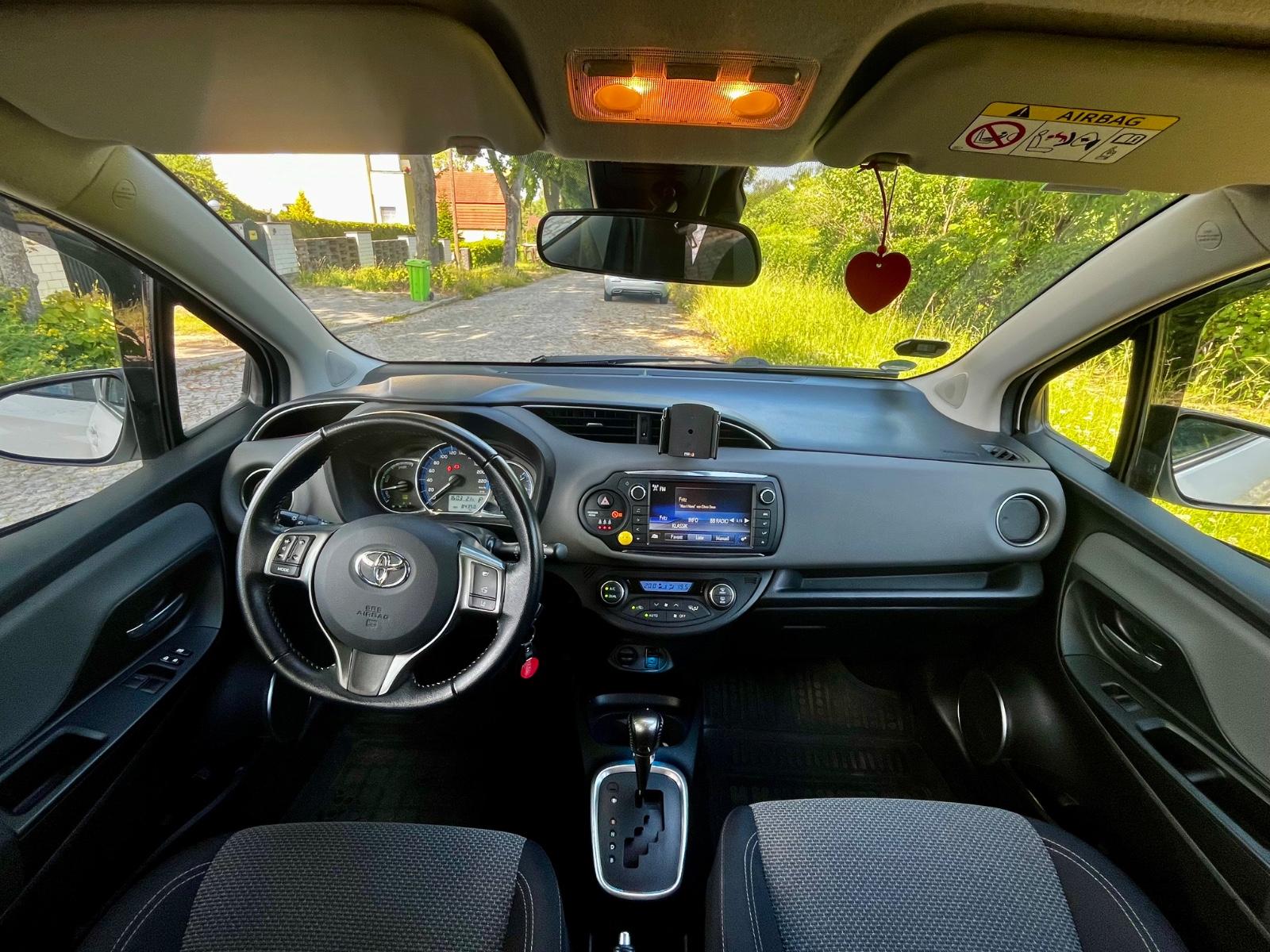 Toyota Yaris Hybrid 