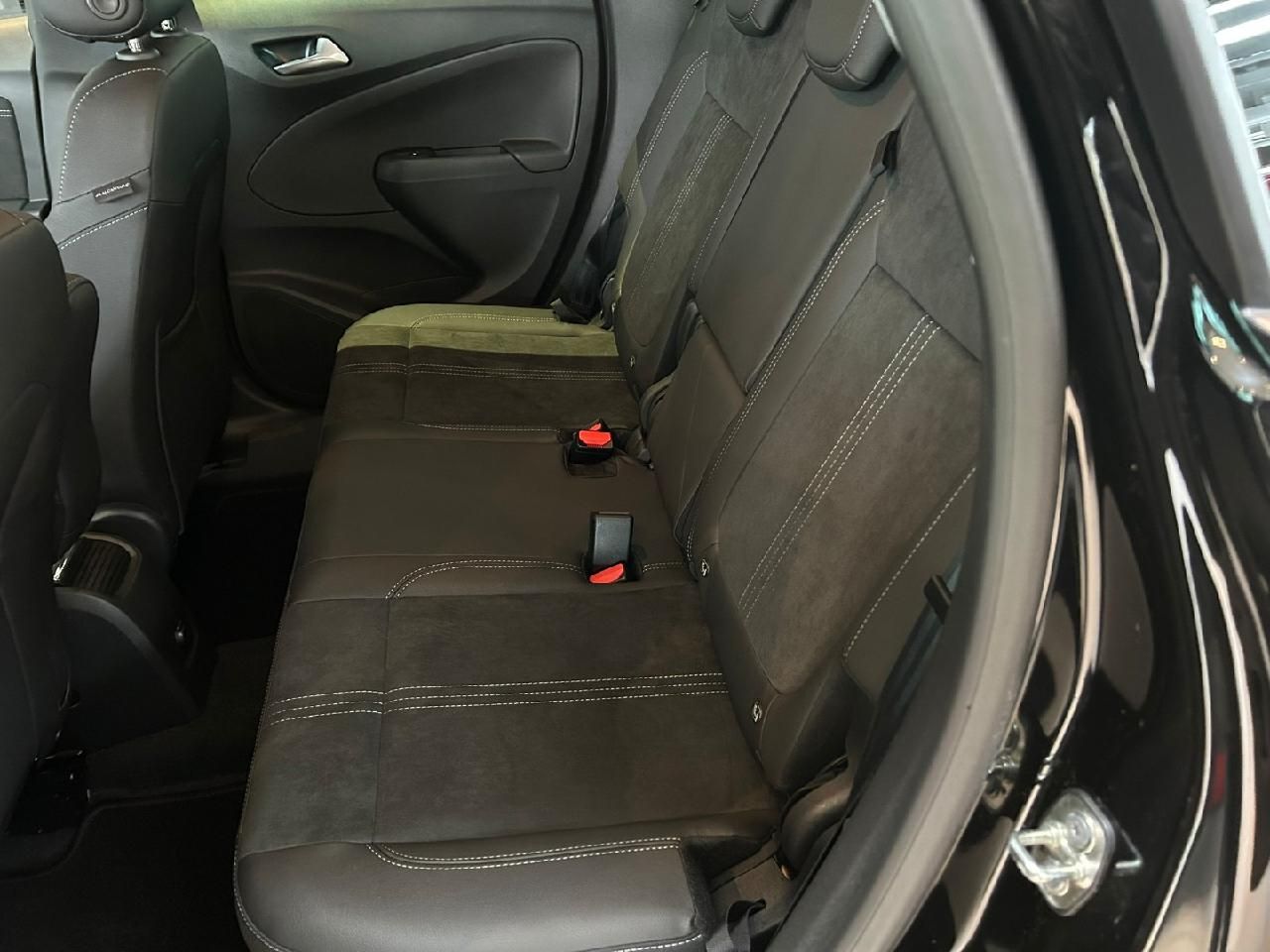 Fahrzeugabbildung Opel Crossland Elegance