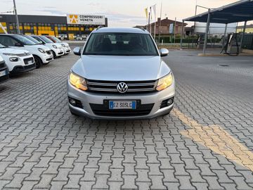 Volkswagen Tiguan - 2