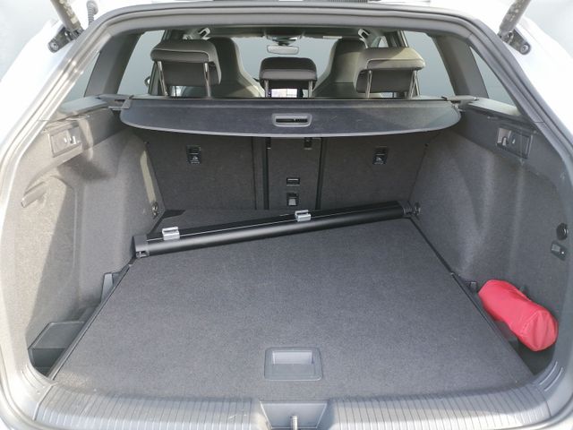Volkswagen Golf Variant R-Line 1.5 eTSI mild-Hybrid