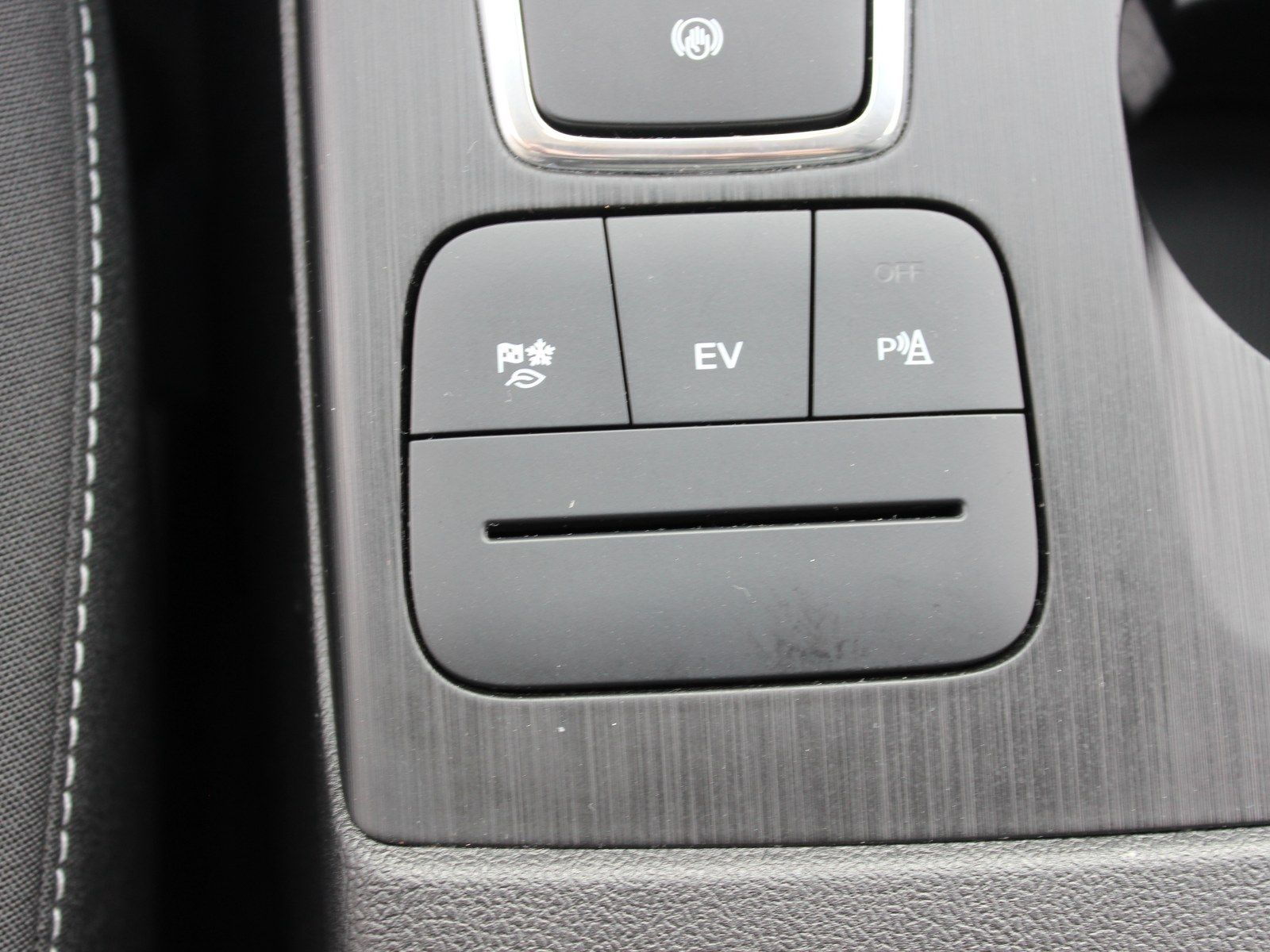 Fahrzeugabbildung Ford Kuga Plug-In Hybrid Cool & Connect 2,5 Duratec