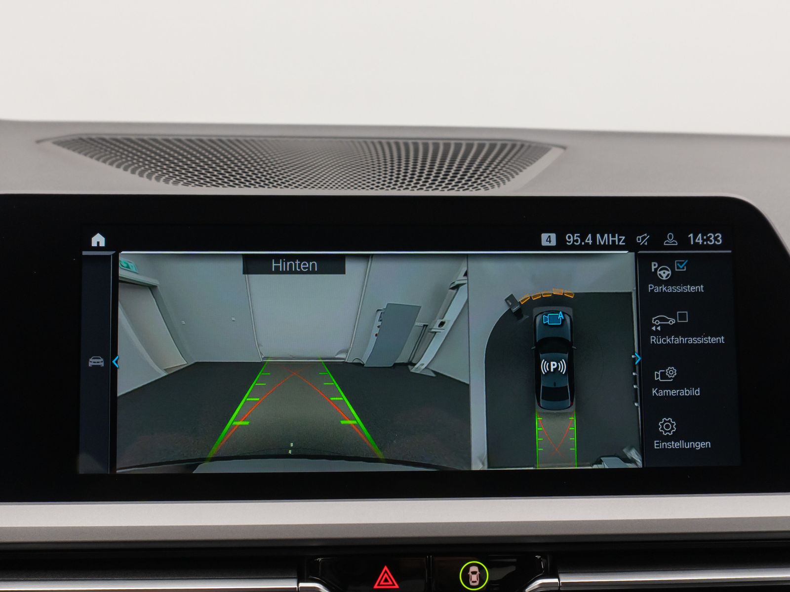 Fahrzeugabbildung BMW 330e Laser 360°HUD DAB H/K Lenkrhzg ACC Komfort
