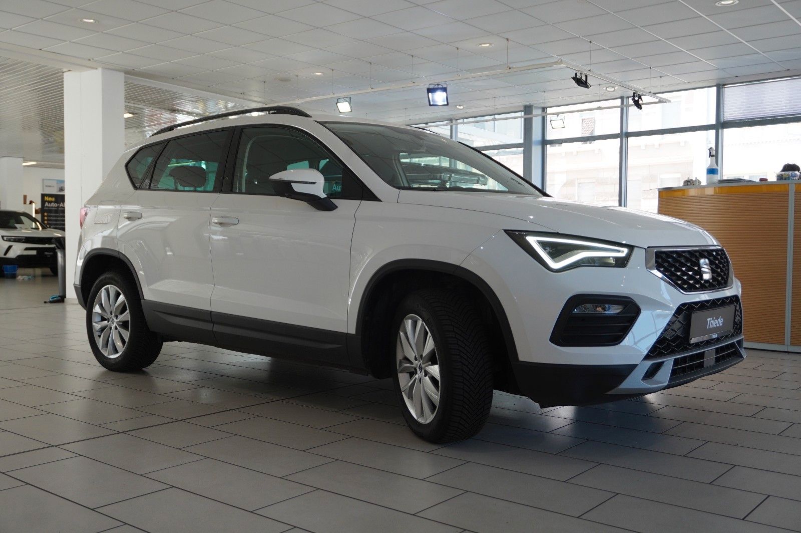 Fahrzeugabbildung SEAT Ateca 2.0 TDI STYLE NAVI/LED/SHZ/TEMP./PDC/DAB+