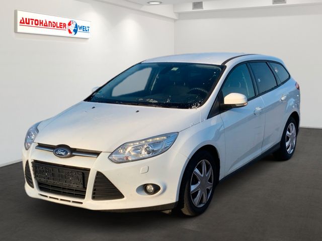 Ford Focus Kombi 1.0 EB Xenon AHK PDC Klimaanlage