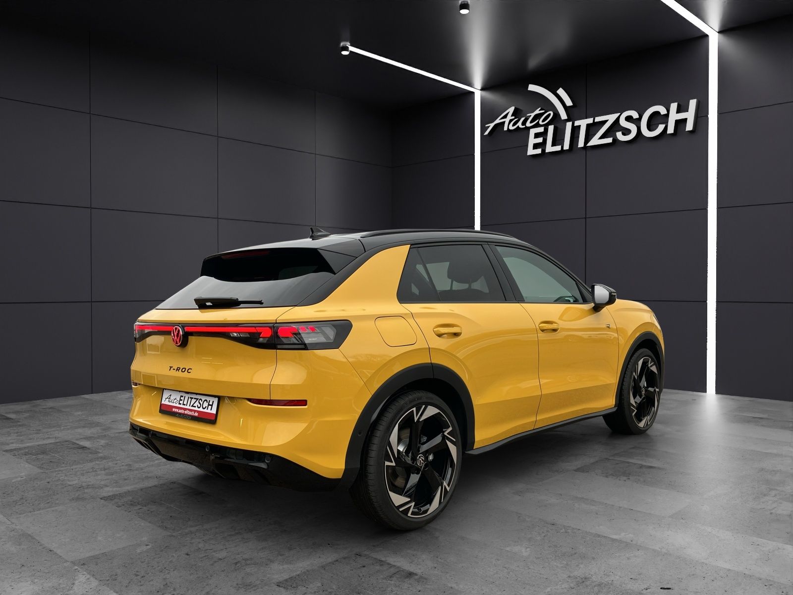 Fahrzeugabbildung Volkswagen T-Roc R-Line eTSI DSG ACC SH HuD AppConnect 360°