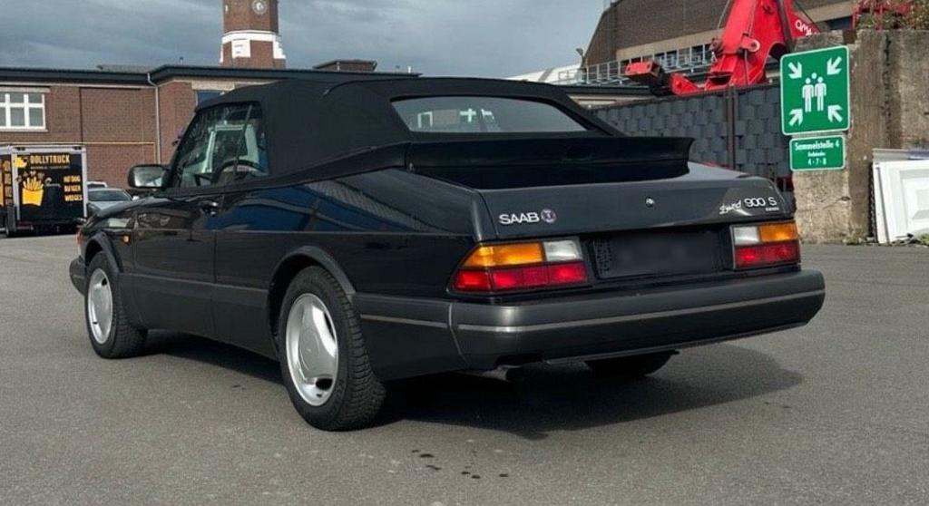 Saab 900
