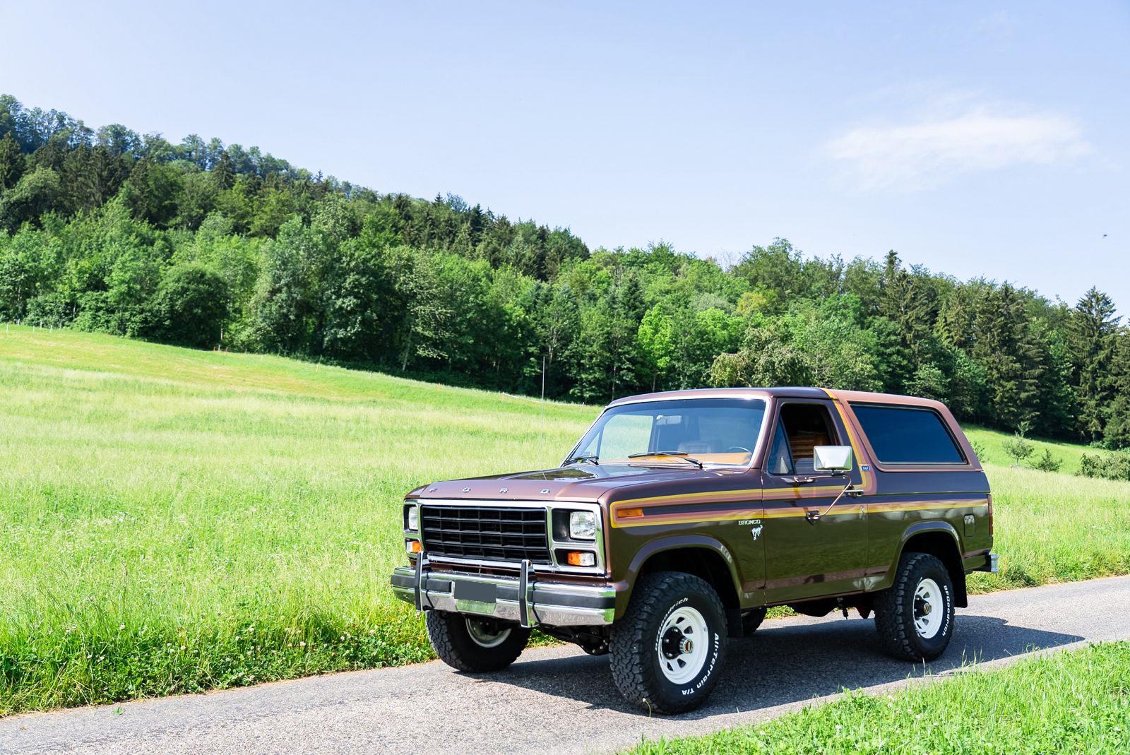 Ford XLT Ranger Bronco V8