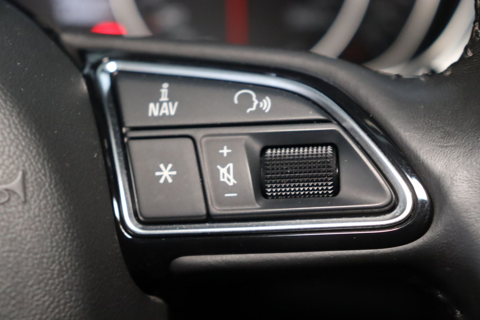 Fahrzeugabbildung Audi A6 Avant 3.0 TDI quattro Pano. * AHK * Service