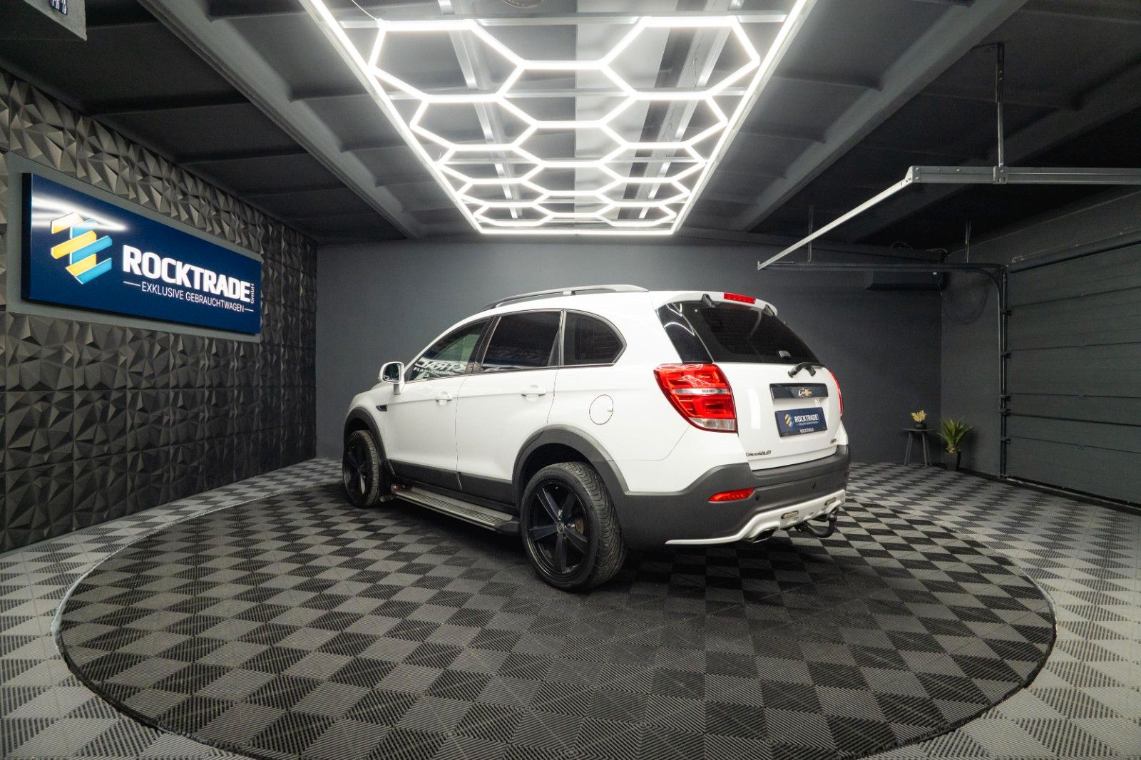 Fahrzeugabbildung Chevrolet Captiva 2.2 D LT+ 2WD Sport | 7 Sitze | 19 Zoll