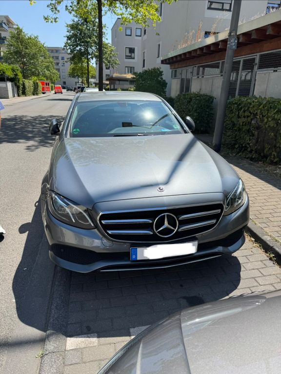 Image of Mercedes-Benz E 200