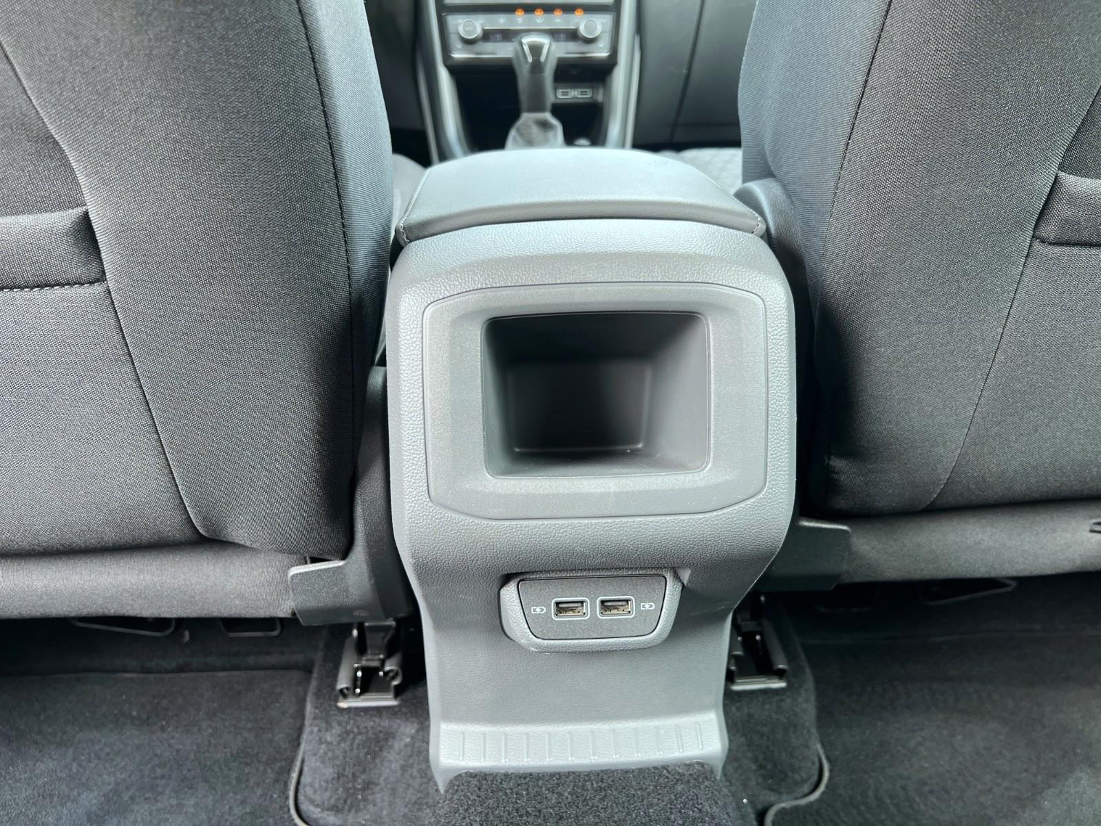 Volkswagen T-Cross Life Automatik*Carplay*PDC*S-Heft*1-Hand