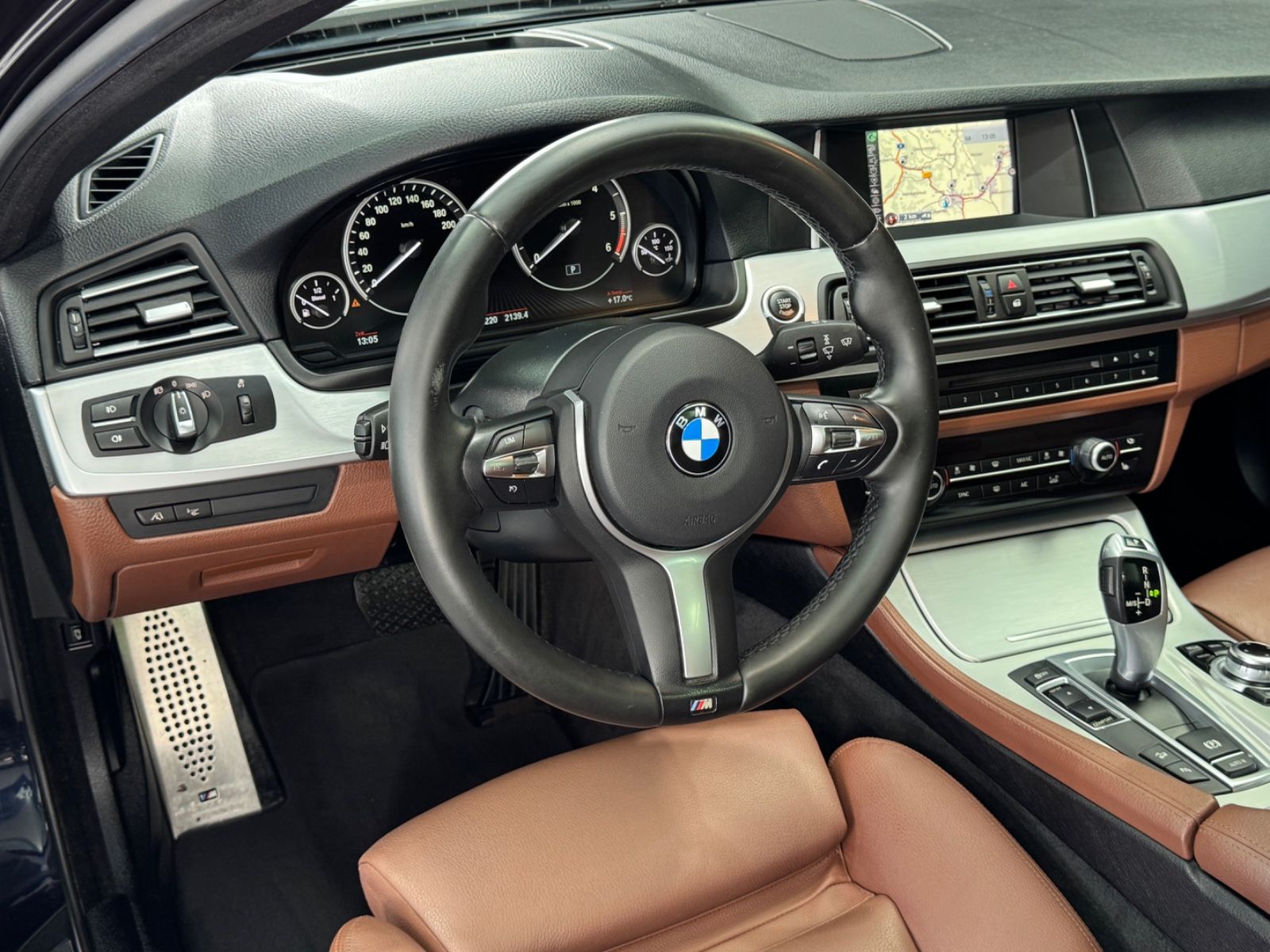 Fahrzeugabbildung BMW 535 d xDrive Touring|KOMFORTSITZE|PANO|M-PAKET|