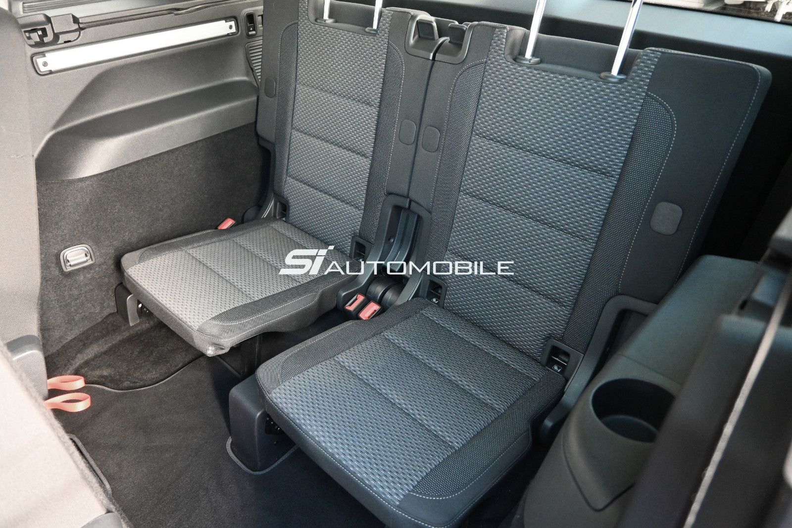 Fahrzeugabbildung Volkswagen Touran 1.5 TSI DSG °ACC°AHK°PANO°STHZ°DYNAUDIO°