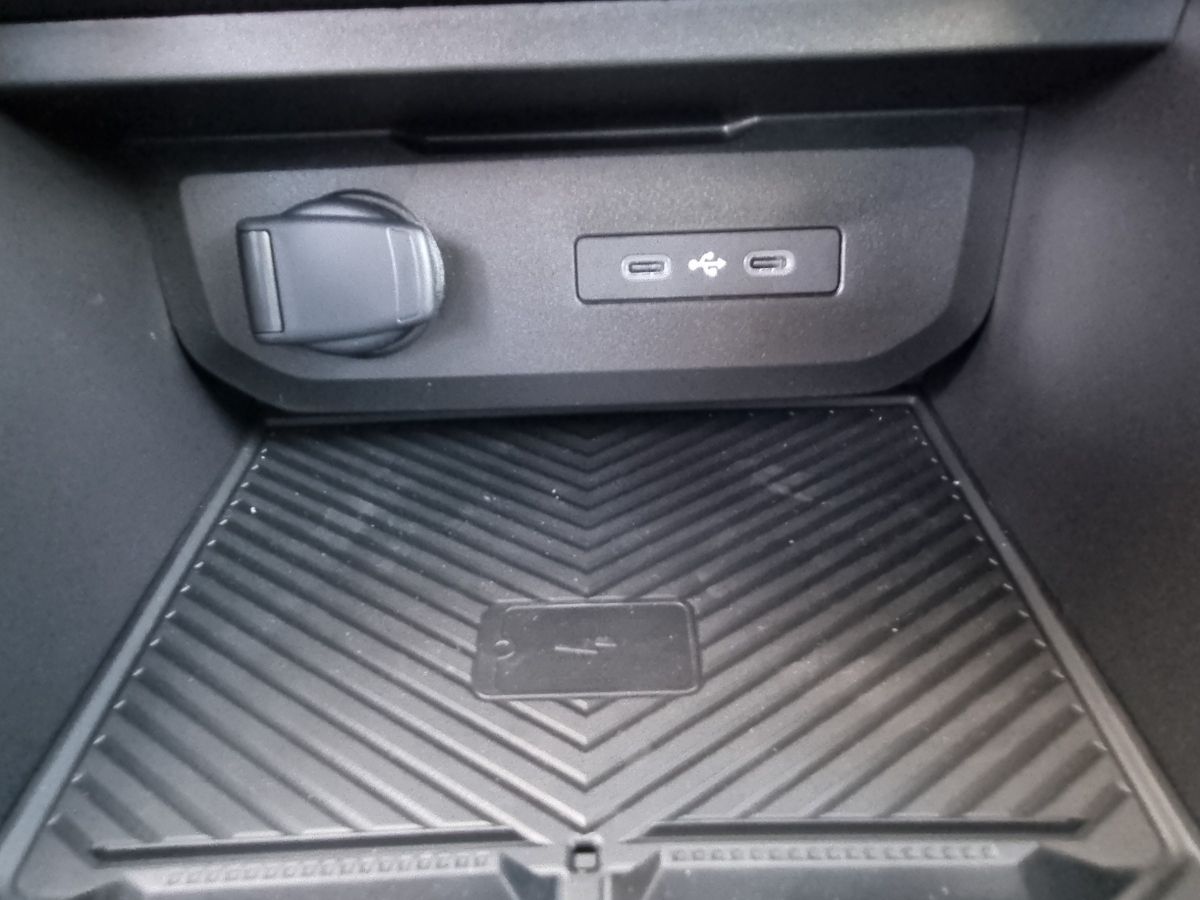 Fahrzeugabbildung Dacia Duster Journey hybrid-G 150 4x4