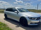 Volkswagen Passat Variant 2.0 TDI SCR DSG Variant - - VW Passat Variant von privat