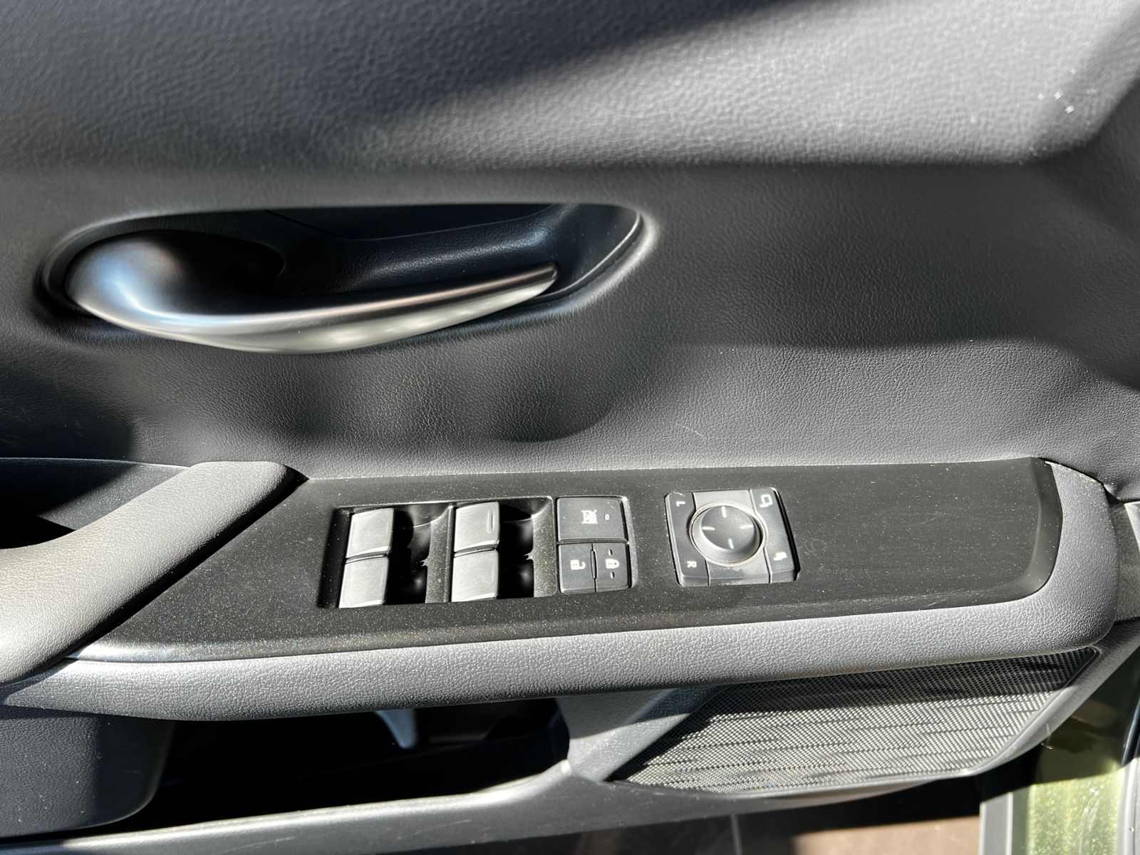 Fahrzeugabbildung Lexus UX 250 h Style Edition AHK RFK Full Link LED