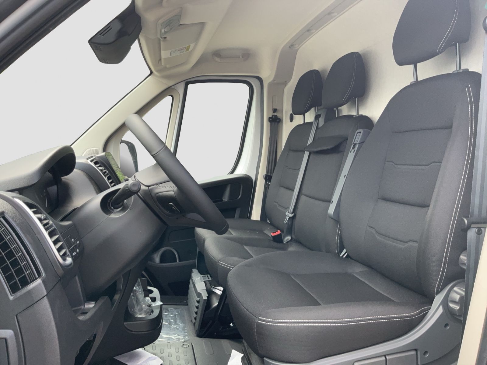 Fahrzeugabbildung Fiat Ducato L2H1 120 MJ Komfortsitz Kamera Klima
