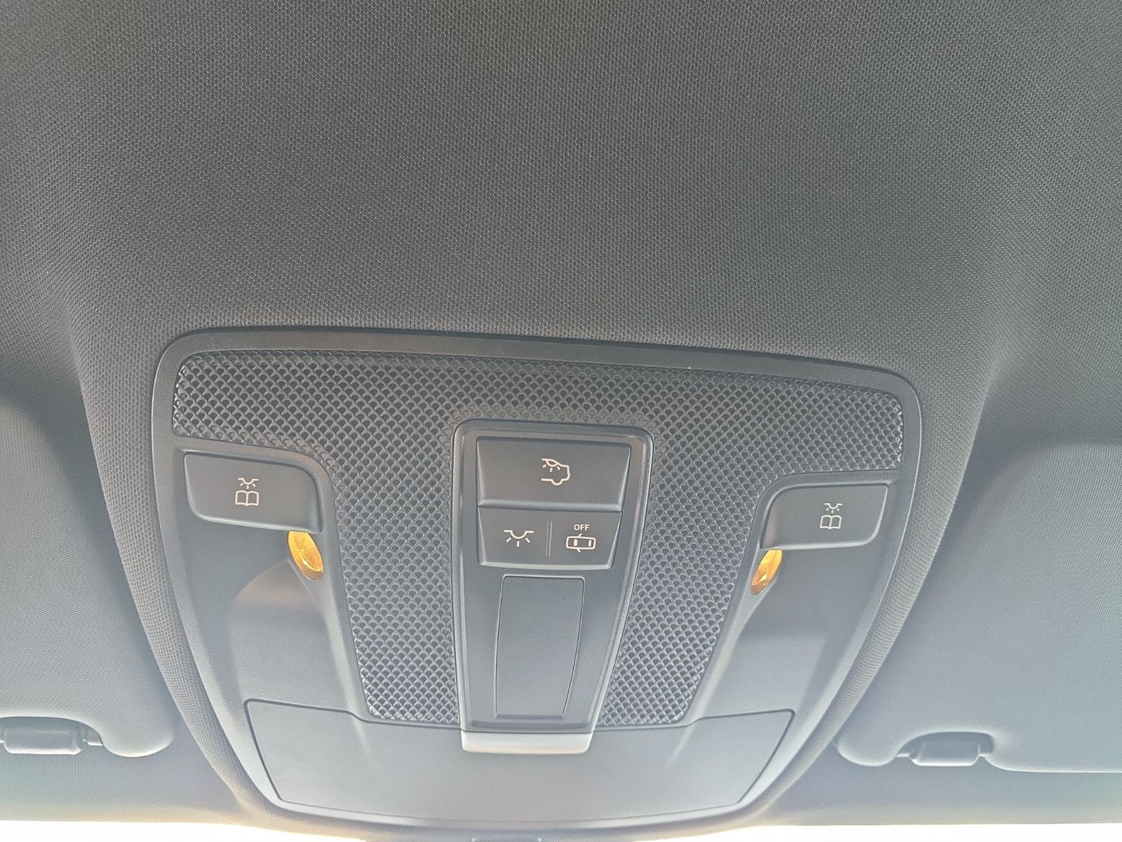Fahrzeugabbildung Mercedes-Benz 180 CLA Shooting Brake /AUT/NAVI/PDC/LED/NIGHT