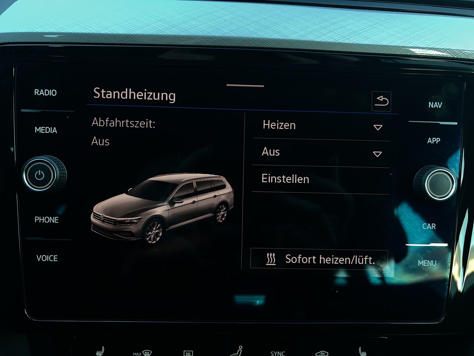 Fahrzeugabbildung Volkswagen Passat Business TSI DSG Matrix STH Navi ACC RFK