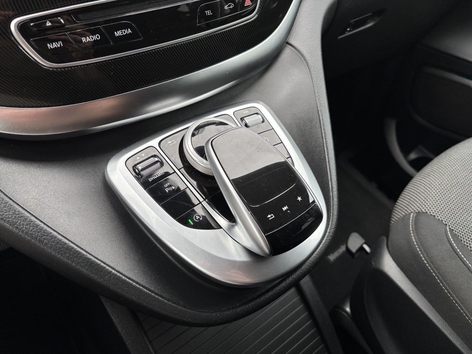 Fahrzeugabbildung Mercedes-Benz V 250 d EDITION lang-NAV-LED-KAMERA-EL.HECK-