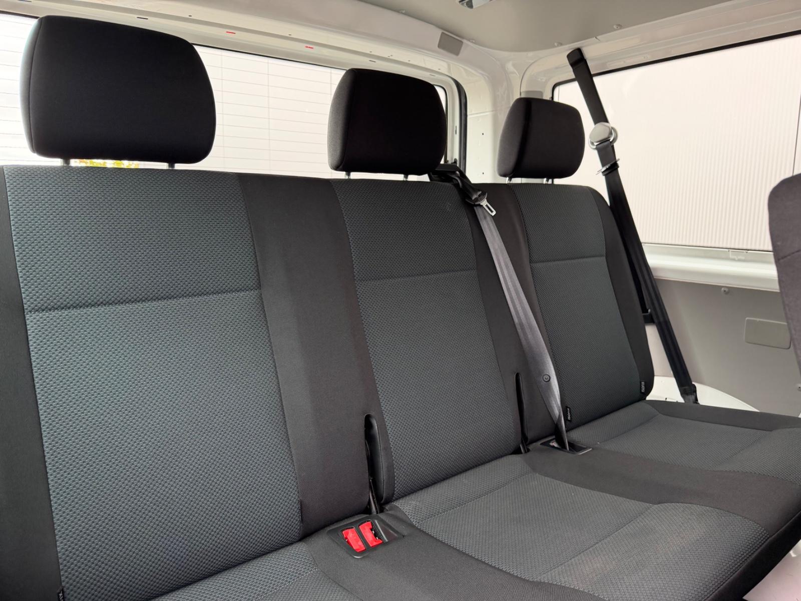 Volkswagen T6 2.0 TDI 9-SITZER Klima PDC AHK 1.Hand 69000km