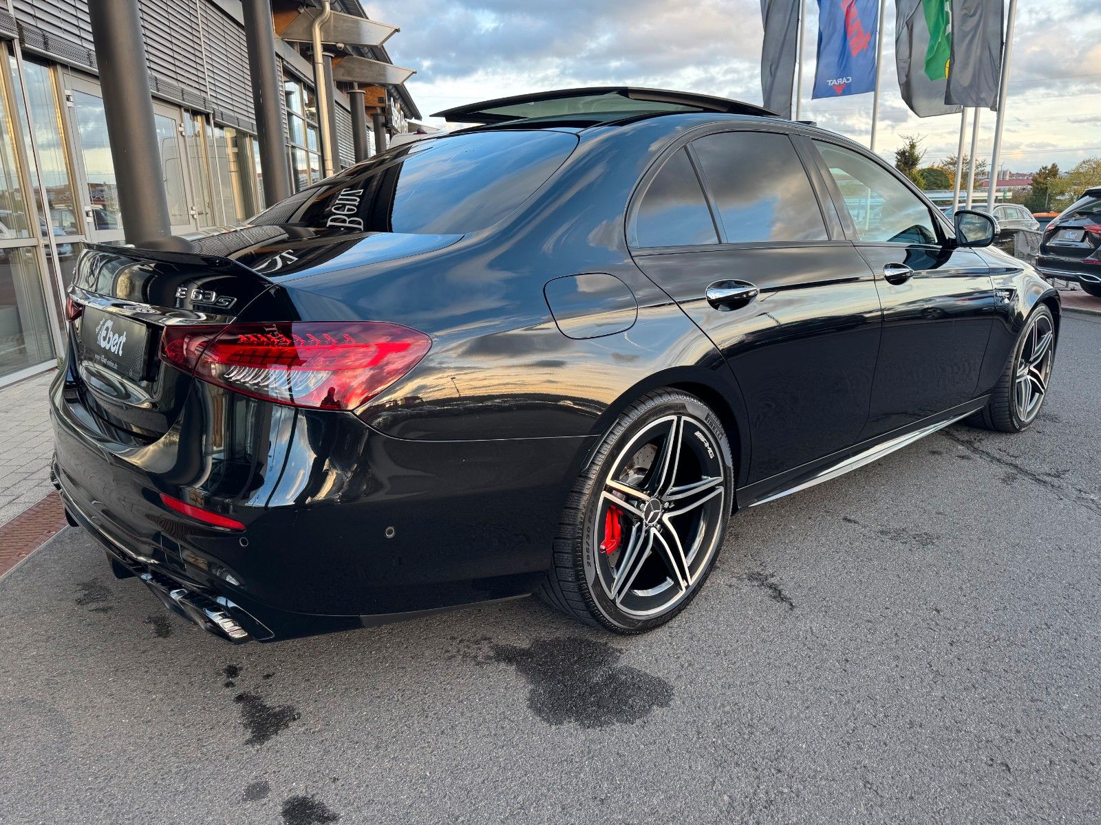 Fahrzeugabbildung Mercedes-Benz E 63 AMG S Pano+Burm+AirM+HUD+360+uvm.