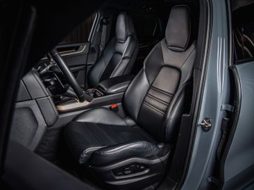 Porsche Cayenne - 7