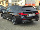 BMW 530 d Touring M SPORT PANO MASSAGE HUD H/K AHK - BMW 530 mit Diesel-Antrieb: Kombi, Automatik