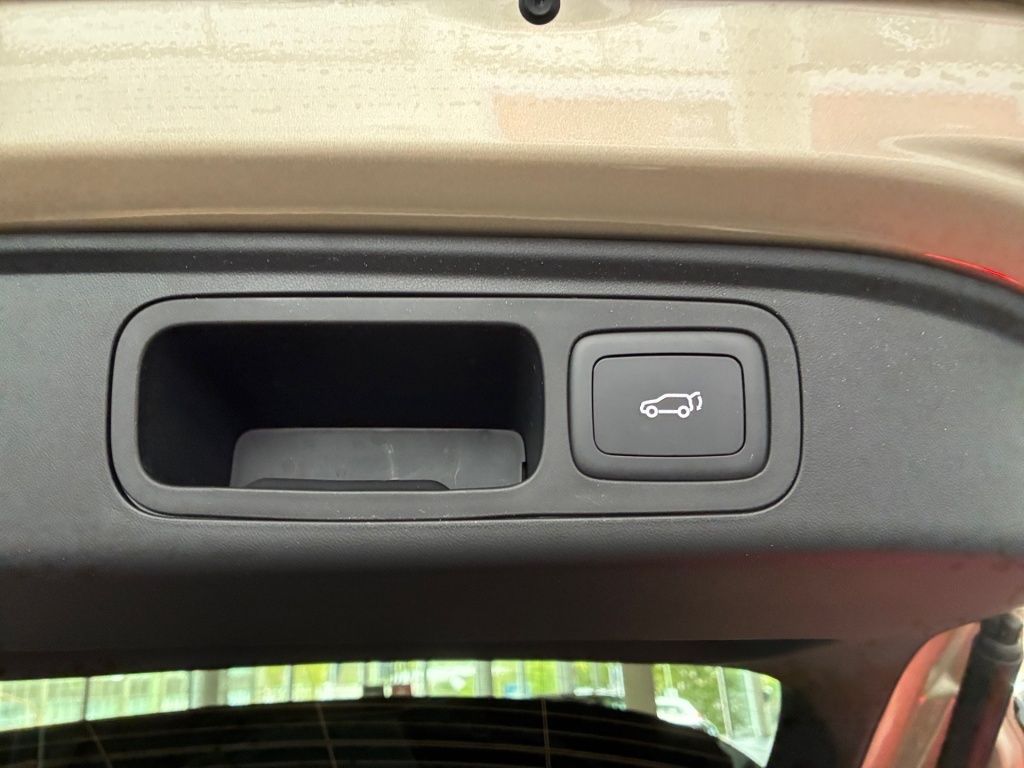 MG S6 EV
