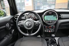 MINI Mini One 1.5 Pano Schiebedach Navi LED PDC