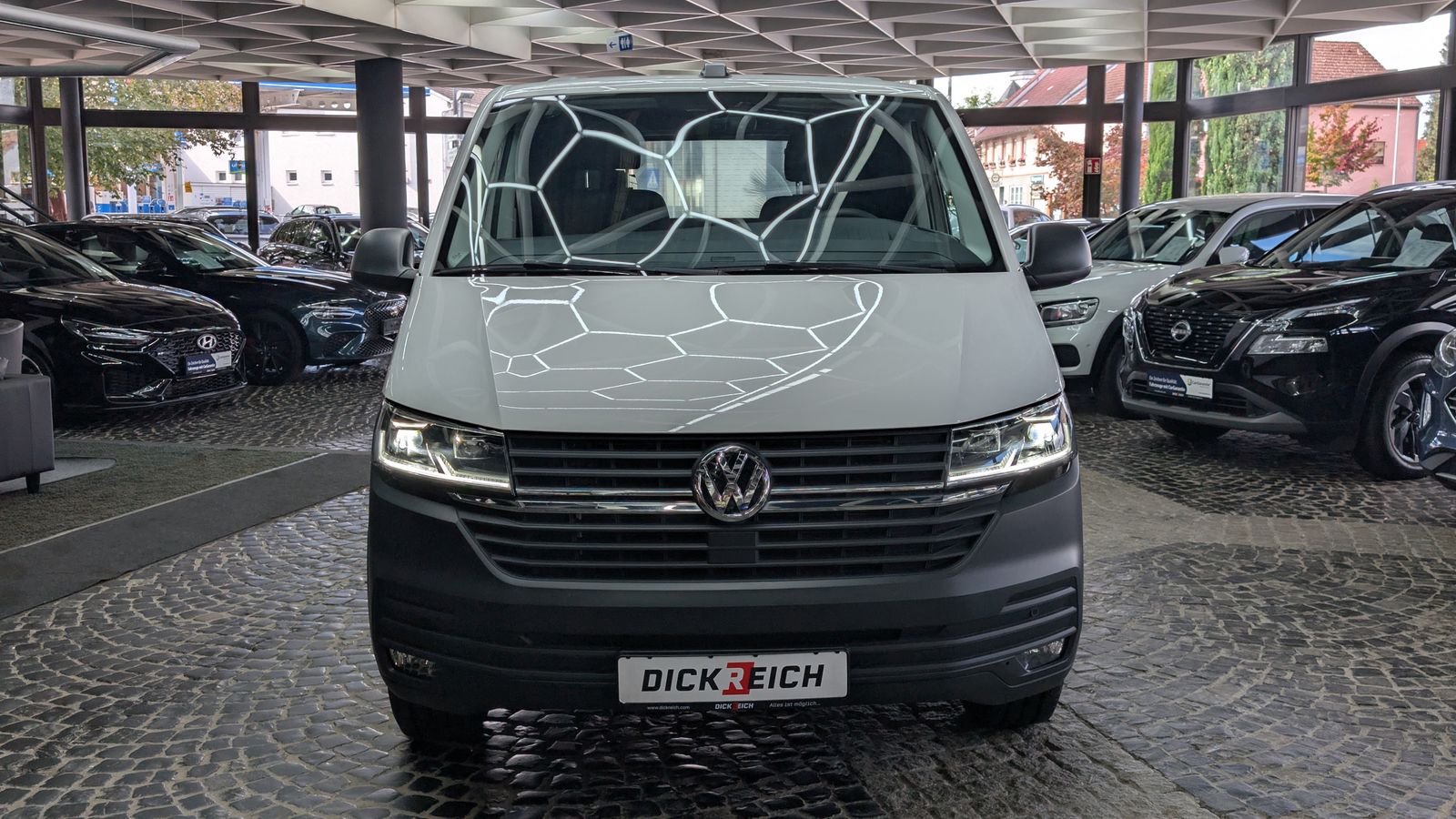 Fahrzeugabbildung Volkswagen T6 Transporter 6.1 LED*KAM*SHZ*SORTIMO-REGALE