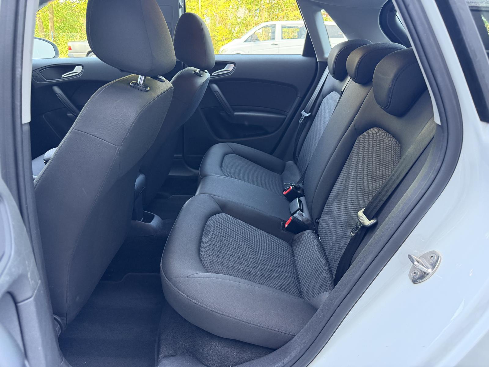 Audi A1 Sportback Ultra Xenon Sitzheizung Tempomat 