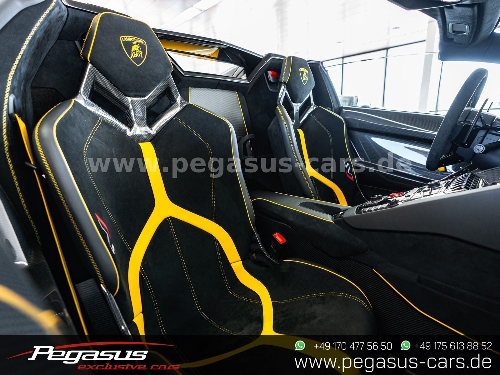 LAMBORGHINI Aventador - 30
