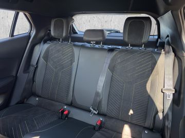 Peugeot 2008 GT HYBRID 145 e-DSC6 AWR*ACC*NAVI*360°